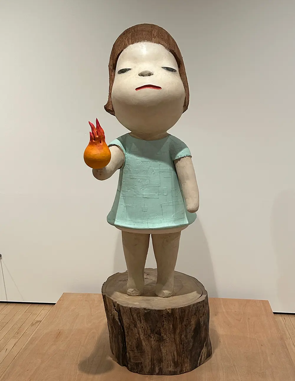 Hayward Galleryの奈良美智展に展示されている「fireball」 (2025夏)