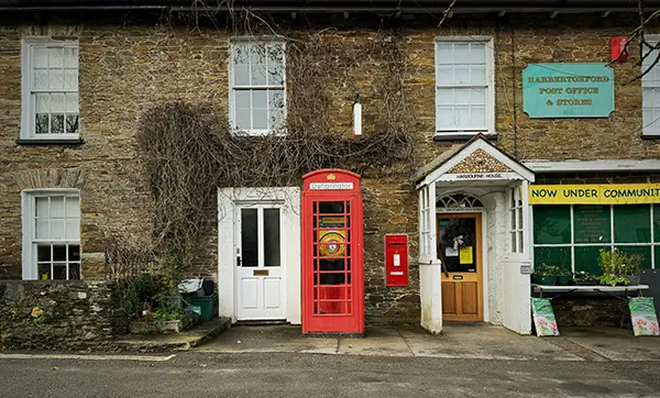 イギリスの田舎の郵便局の画像